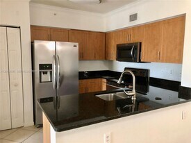 6559 Emerald Dunes Dr in Royal Palm Beach, FL - Building Photo