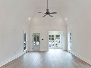 1065 Burrow Cir in Opelika, AL - Building Photo - Building Photo
