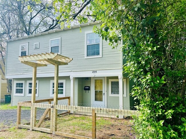 1005 Ellingson Ln in Austin, TX - Building Photo - Building Photo