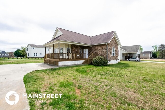 5125 Asia Chanel Dr in Winston-Salem, NC - Foto de edificio - Building Photo