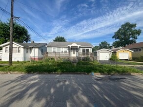 715 S Stone St in Decatur, IL - Building Photo - Building Photo