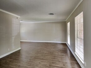 10222 Belfast Rd in La Porte, TX - Building Photo - Building Photo