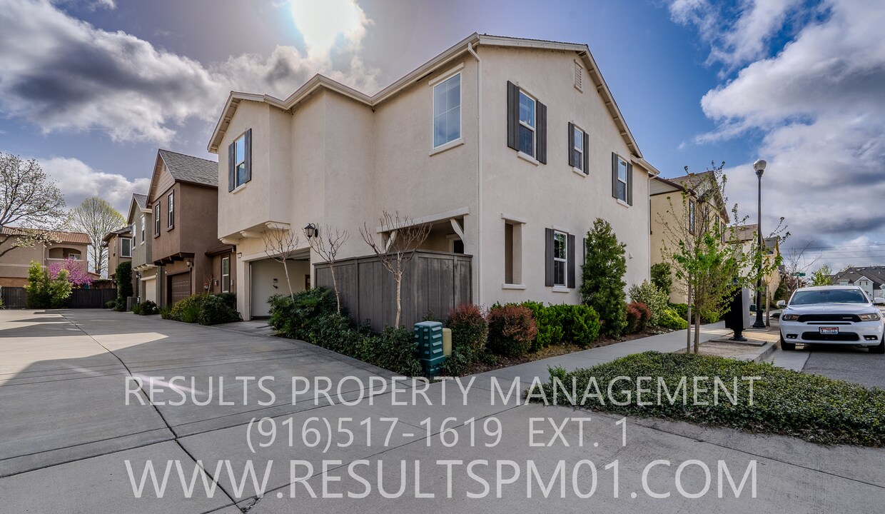 800 Macon Pl in Roseville, CA - Building Photo