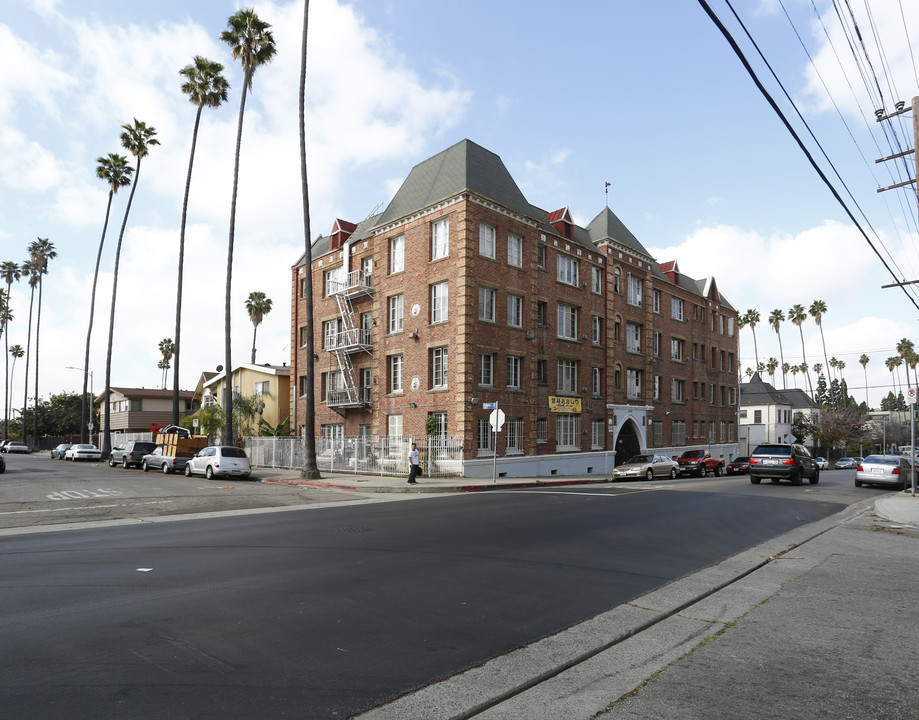 James M Wood Apartments LLC in Los Angeles, CA - Foto de edificio