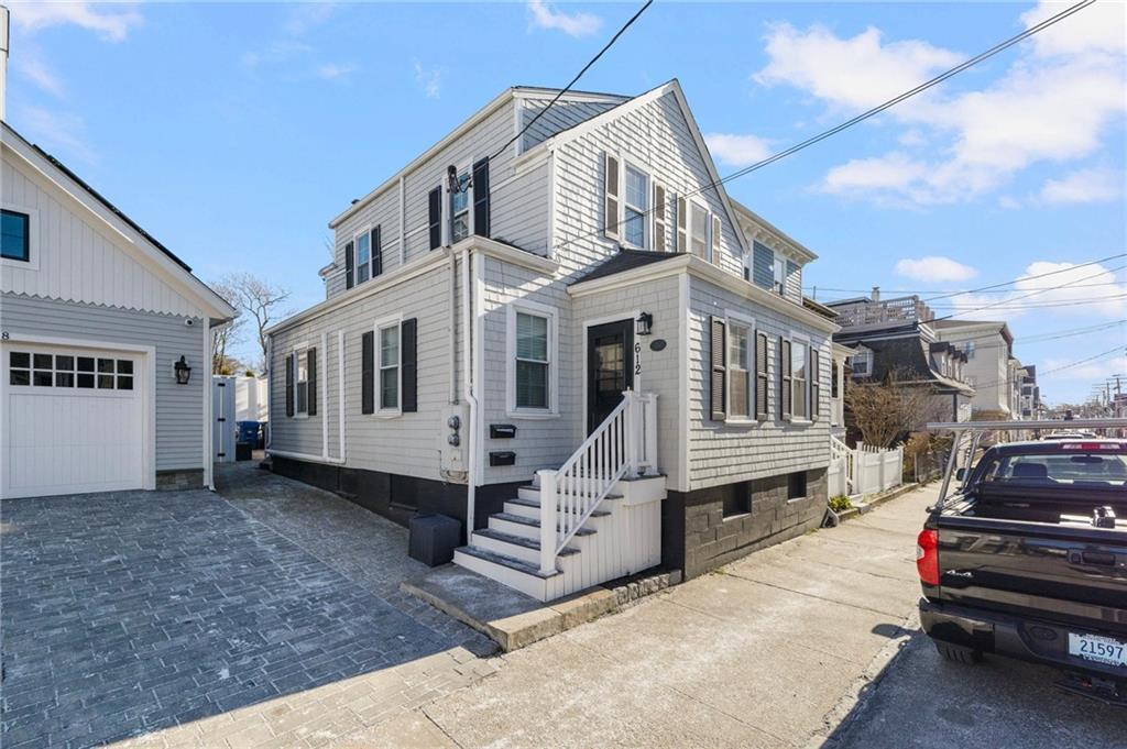612 Thames St-Unit -2 in Newport, RI - Building Photo