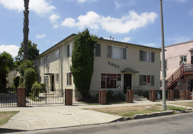 6052 Romaine St in Los Angeles, CA - Building Photo - Building Photo