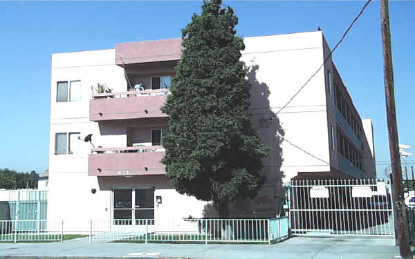 635 N Virgil Ave in Los Angeles, CA - Building Photo - Building Photo