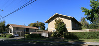 7560 Bridgit Dr in Rohnert Park, CA - Foto de edificio - Building Photo