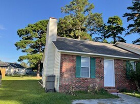 2296 Knollwood Ln in Piney Green, NC - Building Photo