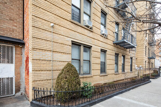 43-10 44th St in Sunnyside, NY - Building Photo - Building Photo