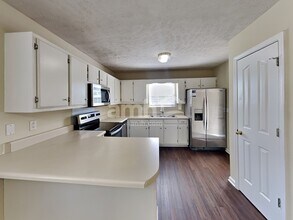 2825 Islington Dr in Murfreesboro, TN - Foto de edificio - Building Photo