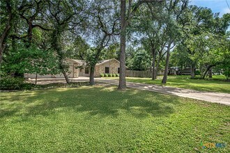313 Ranger Dr in Buda, TX - Foto de edificio - Building Photo