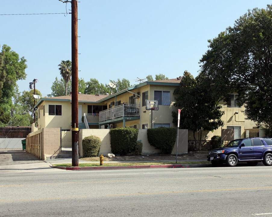 18157 Roscoe Blvd in Northridge, CA - Foto de edificio