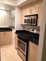 7826 Topanga Canyon Blvd, Unit 208 in Canoga Park, CA - Building Photo