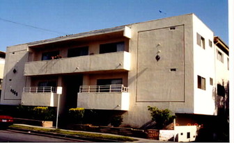 4565 Oakwood Ave in Los Angeles, CA - Building Photo
