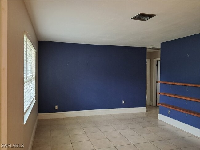 13914 Nassau St in Ft. Myers, FL - Building Photo - Building Photo