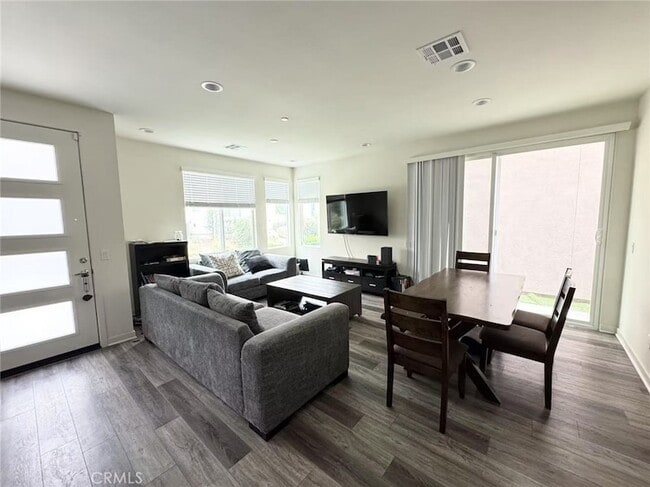 594 Cultivate in Irvine, CA - Building Photo - Building Photo