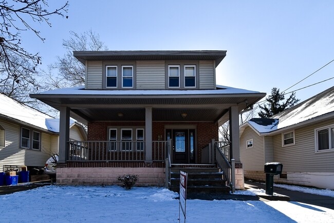 property at 30 E 4th Ave
