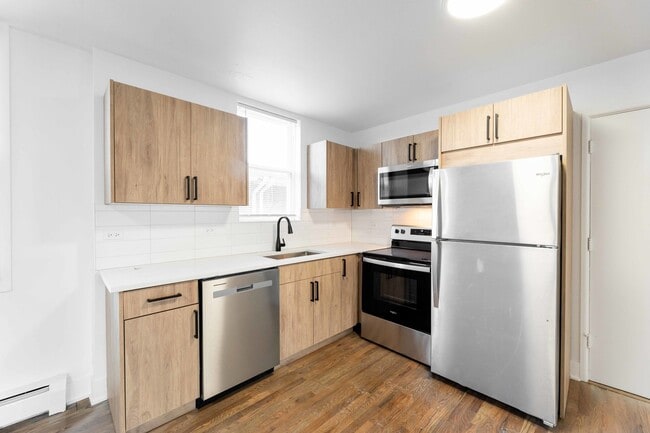 7533 N Maplewood Ave in Chicago, IL - Building Photo - Building Photo