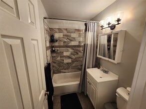 8 Charles Ln in Pomona, NY - Building Photo - Building Photo