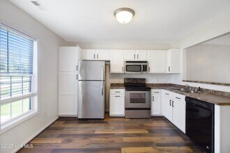 134 Cornerstone Pl in Jacksonville, NC - Building Photo - Building Photo