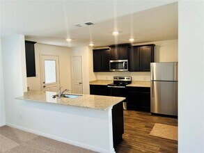 117 Maywood Ln in Jarrell, TX - Building Photo - Building Photo