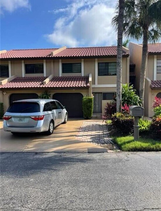 22028 Las Brisas Cir in Boca Raton, FL - Building Photo