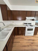 7124 SE Lexington St in Portland, OR - Building Photo - Building Photo