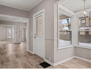 1325 Buffalo Ave NE, Unit 1325 Buffalo- Main Floor in Grand Rapids, MI - Foto de edificio - Building Photo