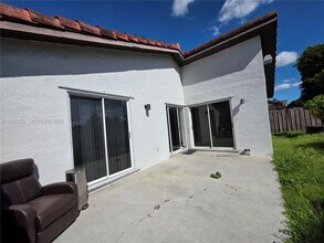 15564 SW 63rd Ter in Miami, FL - Building Photo - Building Photo