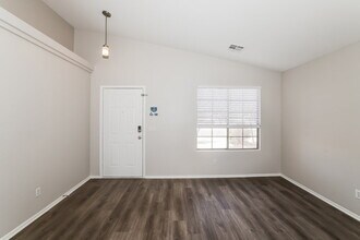 10633 W Pima St in Tolleson, AZ - Foto de edificio - Building Photo