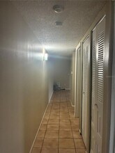 7193 E Bank Dr, Unit 106 in Tampa, FL - Building Photo - Building Photo