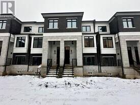 22 Chapple Ln in Richmond Hill, ON - Building Photo