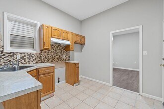 162 Clerk St in Jersey City, NJ - Building Photo - Building Photo