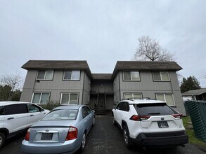 711 SE 212th Ave in Gresham, OR - Building Photo - Building Photo