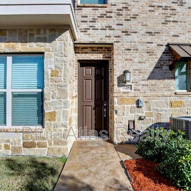 728 N Plano Rd in Richardson, TX - Building Photo - Building Photo