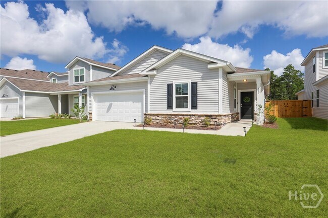 107 Firefly Cir in Bloomingdale, GA - Building Photo - Building Photo