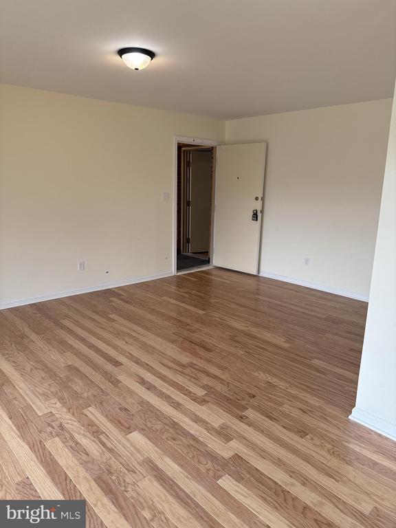 2754 Hollywood Rd in Falls Church, VA - Foto de edificio - Building Photo