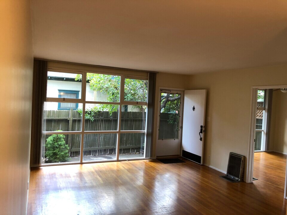 62 N Wilson Ave in Pasadena, CA - Building Photo