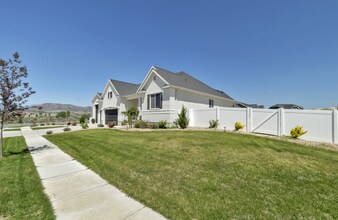 2872 W Jordan View Ln in Lehi, UT - Building Photo - Building Photo