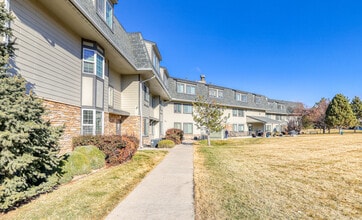 Pinewood Lodge in Aurora, CO - Building Photo - Building Photo