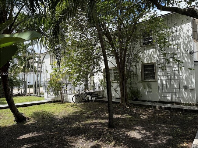 1421 SW 37th Ave