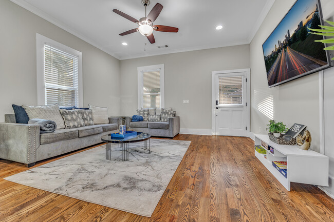 1013 Peeples St SW in Atlanta, GA - Foto de edificio - Building Photo
