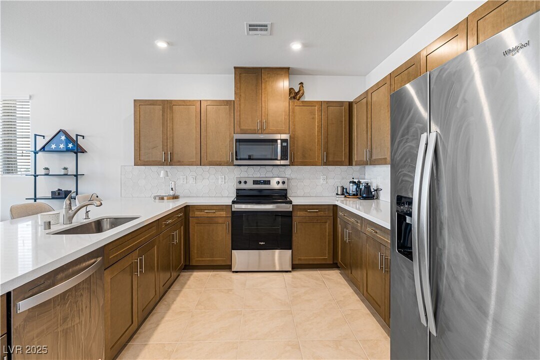 357 Ukelele Pl in Henderson, NV - Building Photo