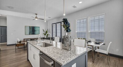 4250 Woodridge Pkwy in Porter, TX - Foto de edificio - Building Photo