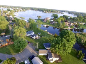 1912 Clubview Dr in Highland, MI - Building Photo - Building Photo