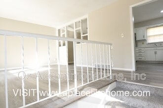 8206 W 57th Terrace in Mission, KS - Building Photo - Building Photo