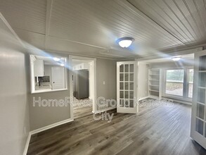 709 NW 80th Terrace in Kansas City, MO - Building Photo - Building Photo