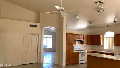 13757 W Vernon Ave in Goodyear, AZ - Building Photo - Building Photo
