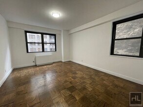 East 89 Street in New York, NY - Foto de edificio - Building Photo